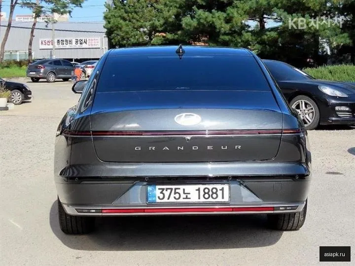 Hyundai Grandeur 4