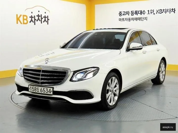 Mercedes-Benz E-Class 2