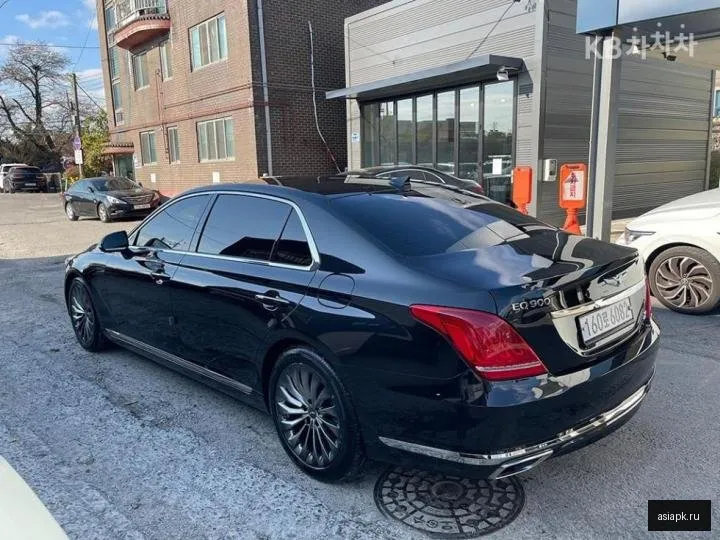 Genesis G90 3
