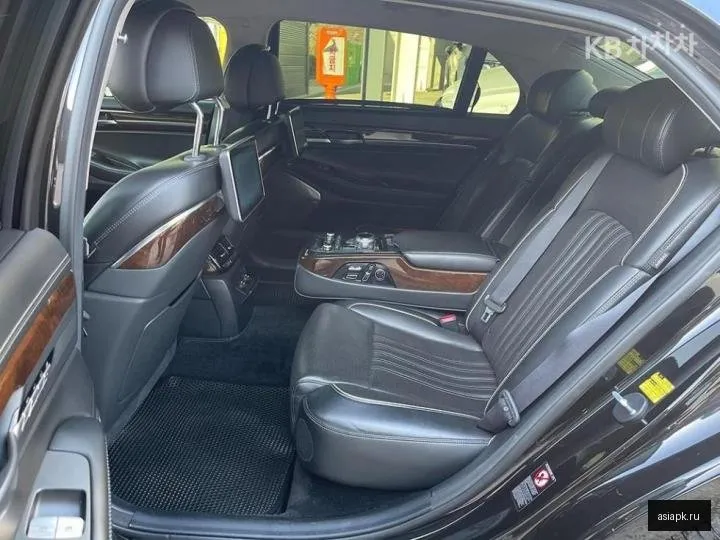 Genesis G90 6