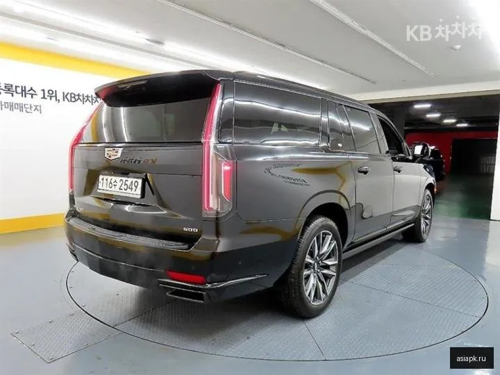 Cadillac Escalade 4