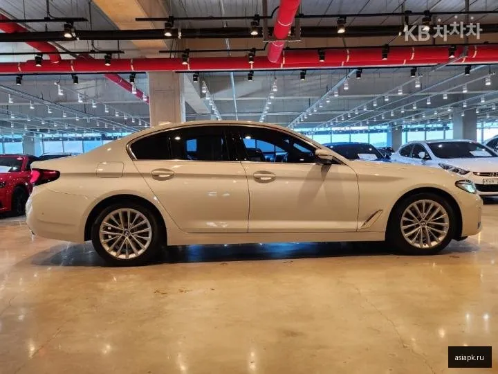 BMW 5-Series 3