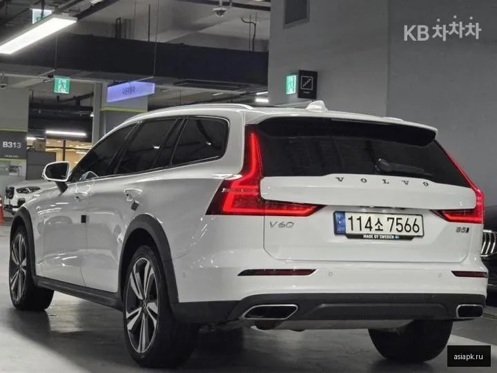 Volvo V60 4