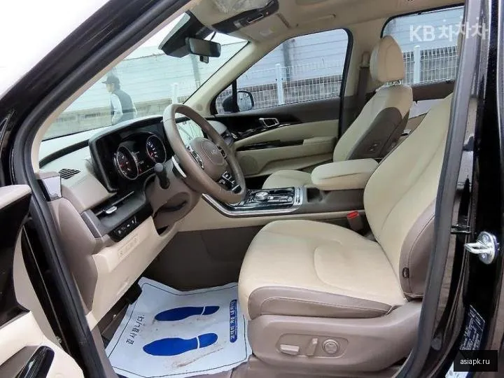 Kia Carnival 5