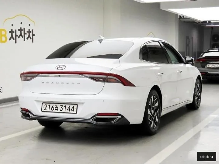 Hyundai Grandeur 4