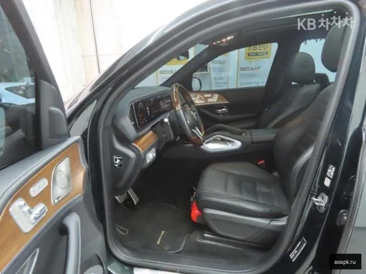 Mercedes-Benz GLS-Class 5