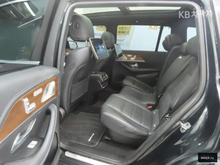 Mercedes-Benz GLS-Class 6