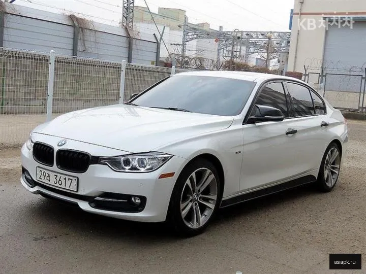 BMW 3-Series 2