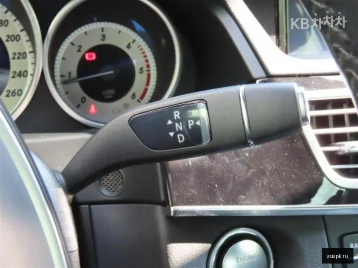 Mercedes-Benz E-Class 6