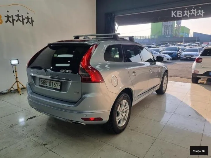 Volvo XC60 4