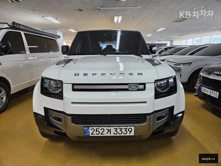 Land Rover Defender 2