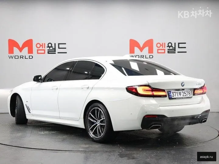 BMW 5-Series 3