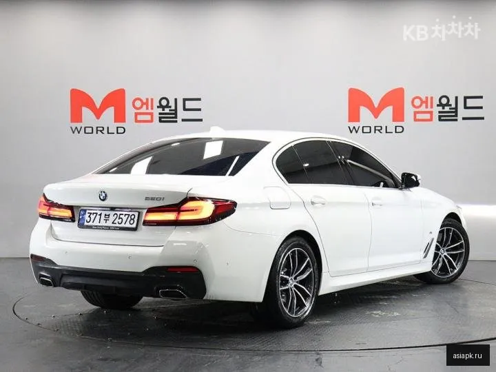 BMW 5-Series 4