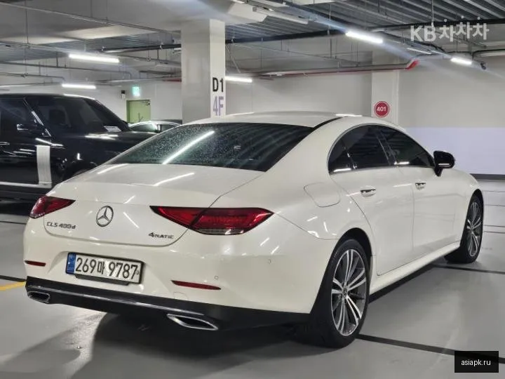 Mercedes-Benz CLS-Class 6