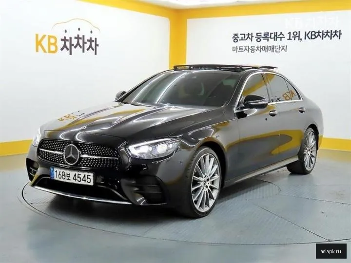 Mercedes-Benz E-Class 2