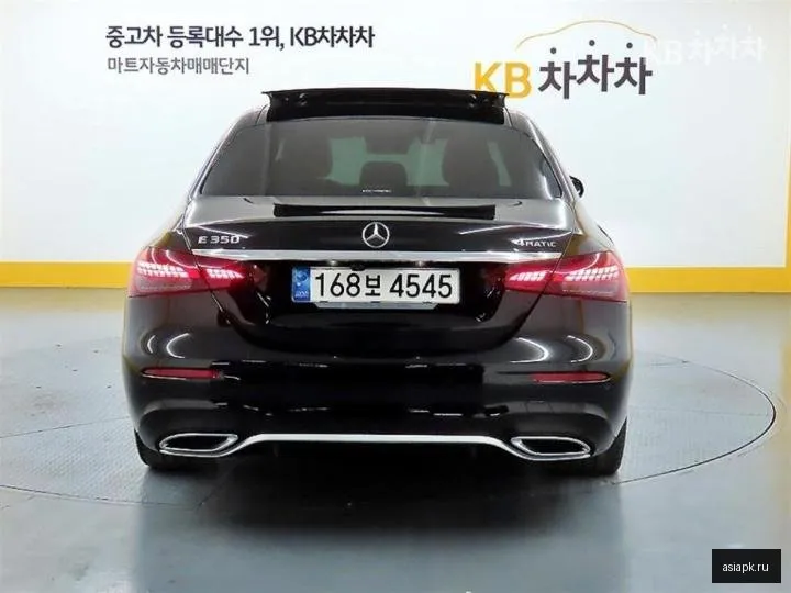 Mercedes-Benz E-Class 3