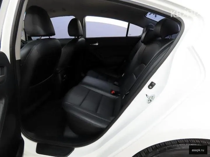 Kia K3 6