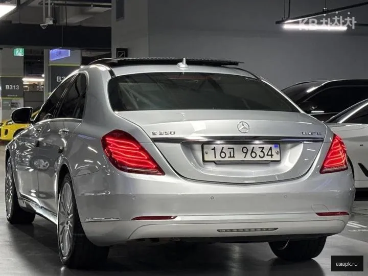Mercedes-Benz S-Class 4