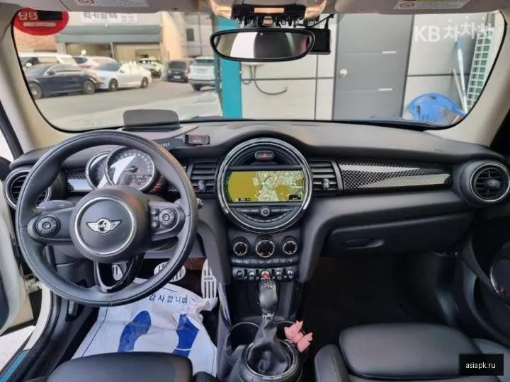 MINI Hatch 5