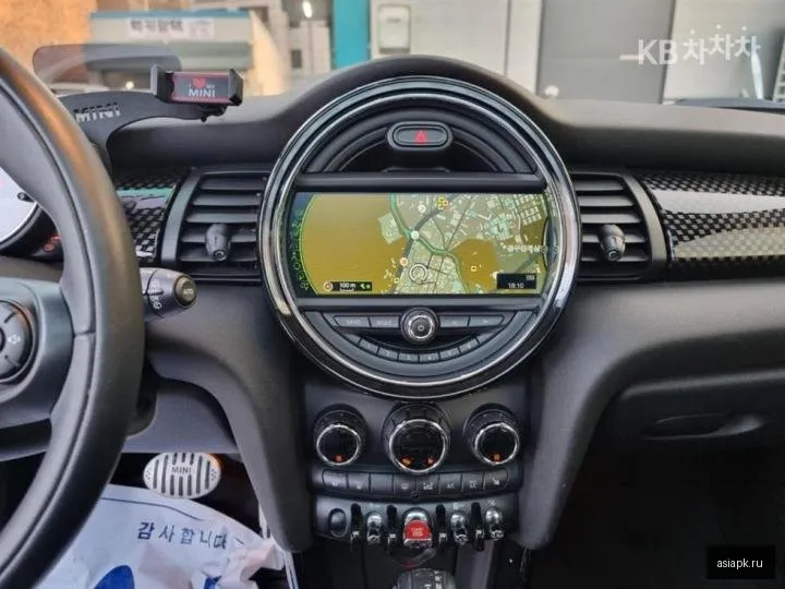 MINI Hatch 6