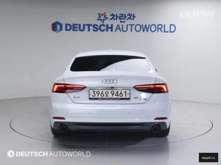 Audi A5 4