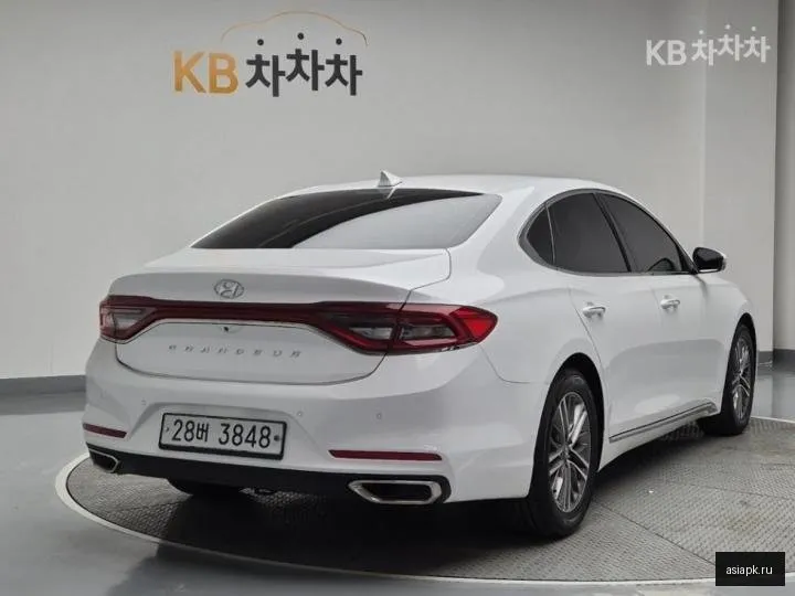 Hyundai Grandeur 3