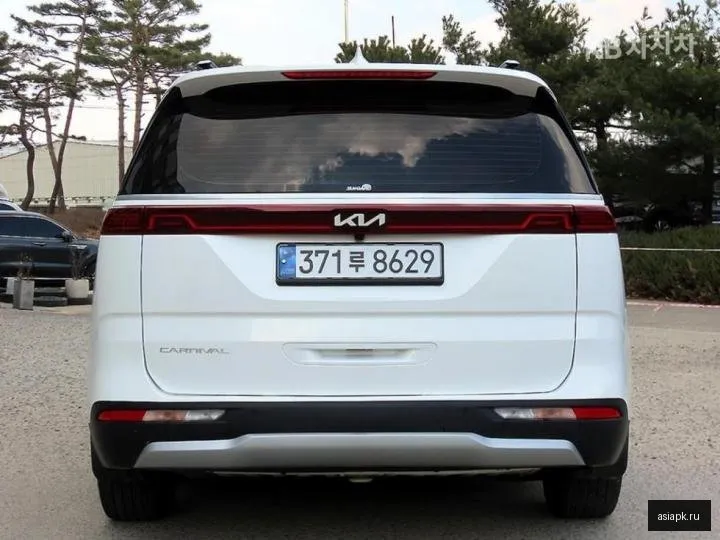 Kia Carnival 4