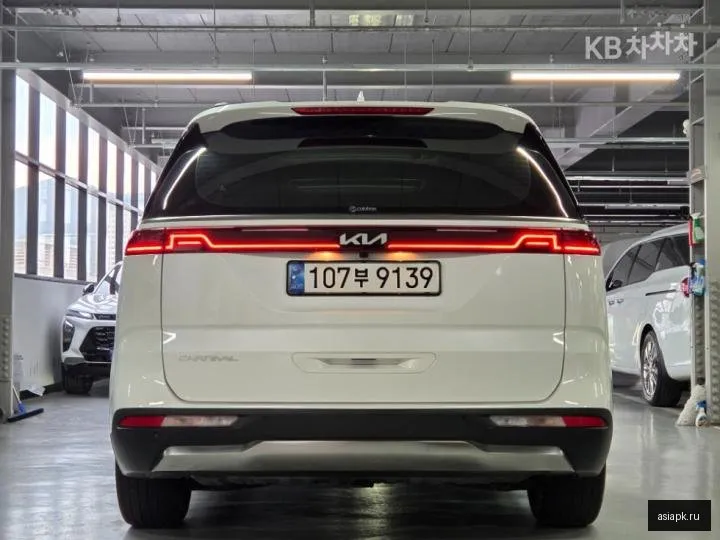 Kia Carnival 5