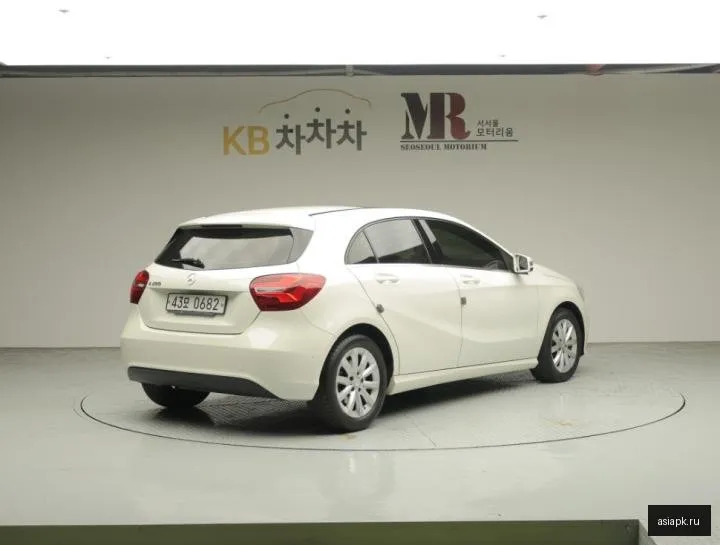 Mercedes-Benz A-Class 2