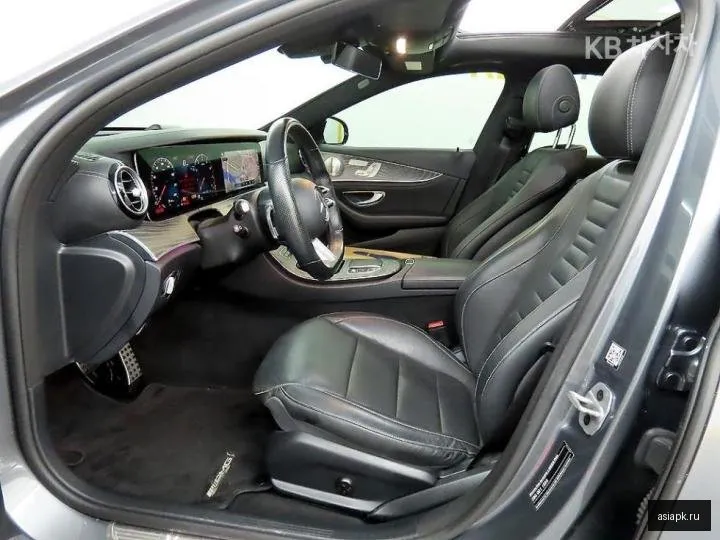 Mercedes-Benz E-Class 5