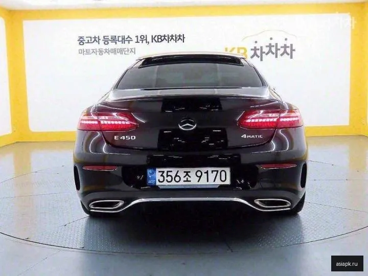 Mercedes-Benz E-Class 3