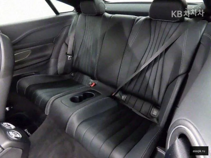 Mercedes-Benz E-Class 6