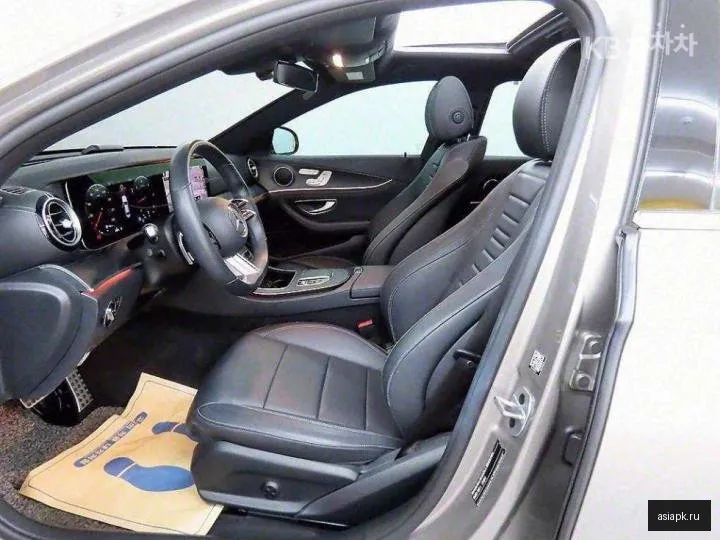 Mercedes-Benz E-Class 5
