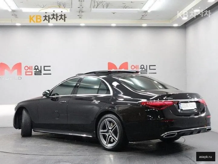 Mercedes-Benz S-Class 4