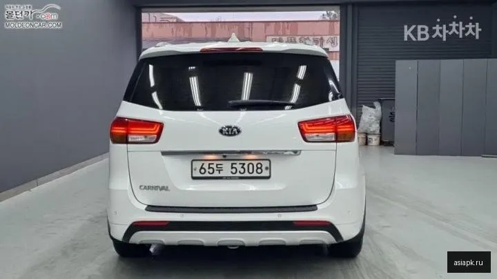Kia Carnival 4