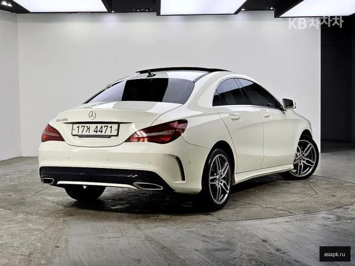 Mercedes-Benz CLA-Class AMG 4