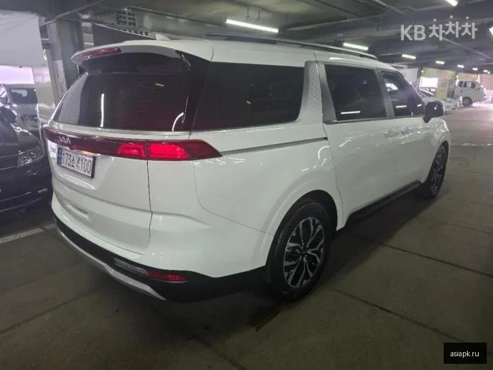 Kia Carnival 5