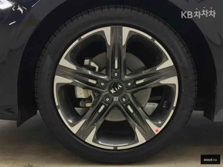 Kia K5 5