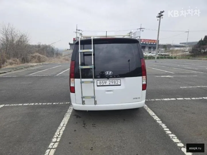 Hyundai Staria 5