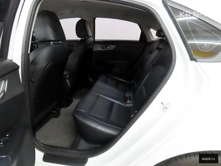 Kia K3 6
