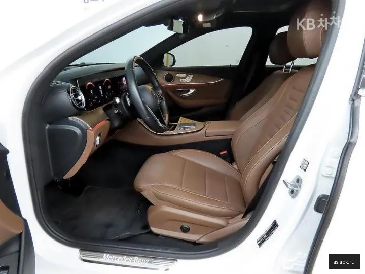 Mercedes-Benz E-Class 5