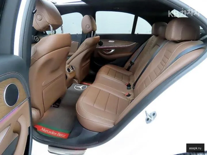Mercedes-Benz E-Class 6