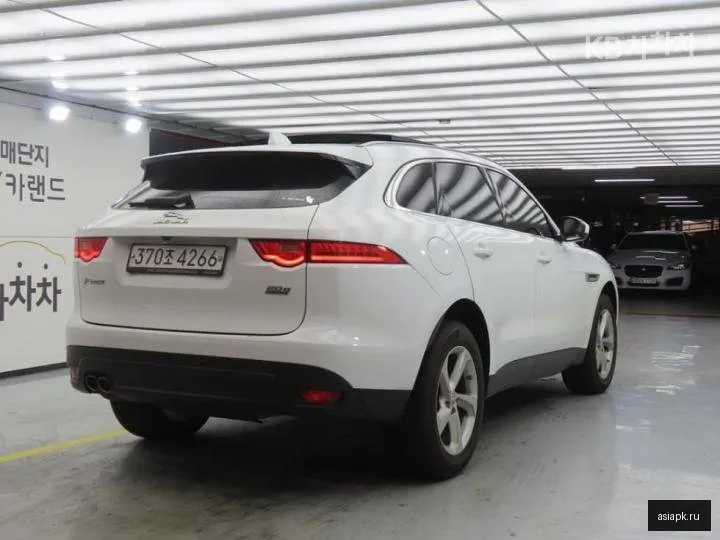 Jaguar F-Pace 3