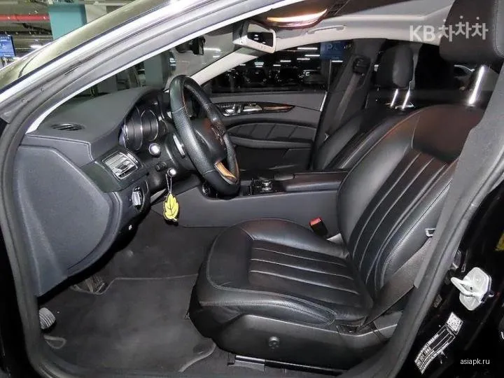 Mercedes-Benz CLS-Class 6
