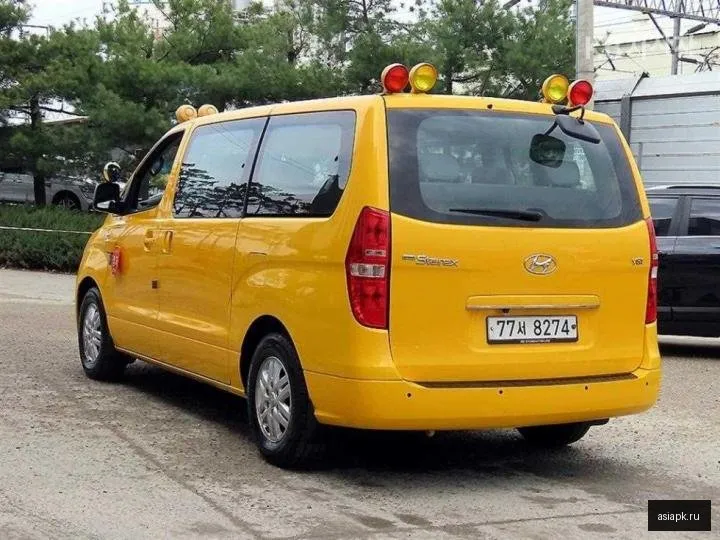 Hyundai Starex 3