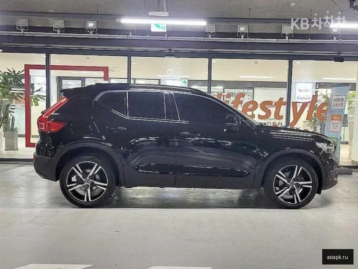 Volvo XC40 3