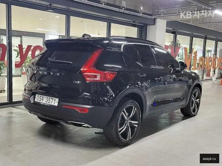 Volvo XC40 4