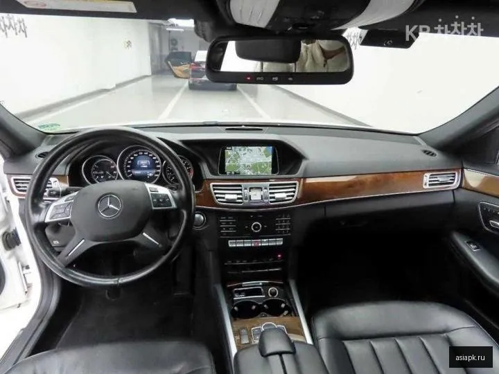 Mercedes-Benz E-Class 6