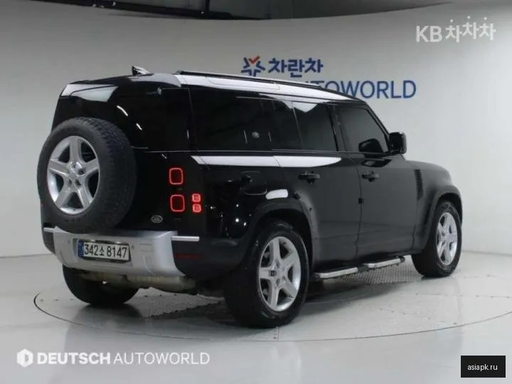 Land Rover Defender 2