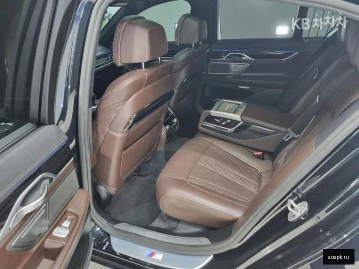 BMW 7-Series 5